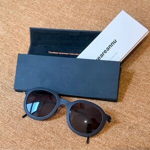 Black Round Sunglasses